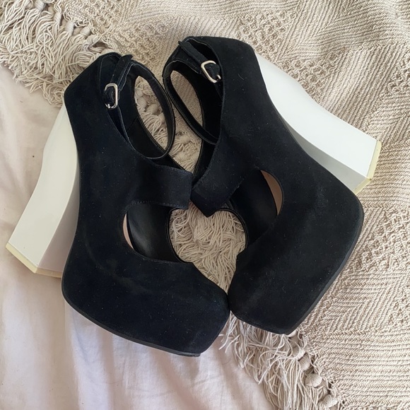 Dolce Vita Heels - Picture 4 of 7